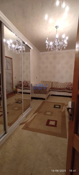 Satış 8 otaqlı Həyət evi  700m², Bakı