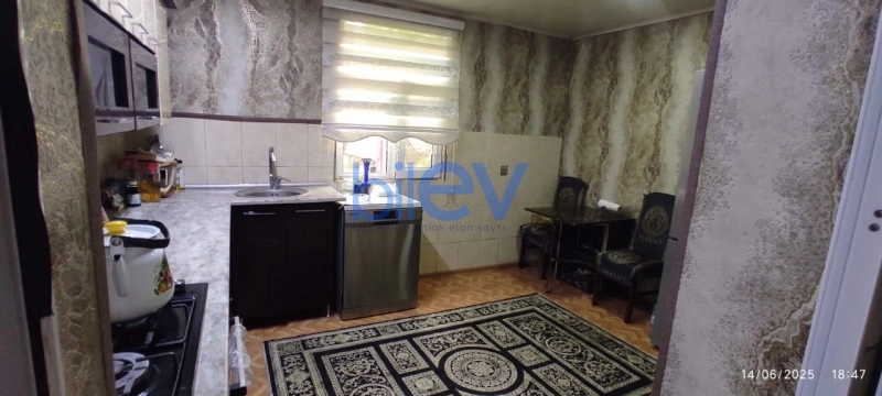Satış 8 otaqlı Həyət evi  700m², Bakı