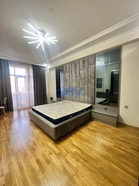 Aylıq Kirayə 3 otaqlı Yeni Tikili bina evi  106m², Bakı