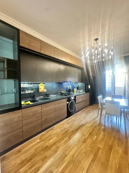 Aylıq Kirayə 3 otaqlı Yeni Tikili bina evi  106m², Bakı