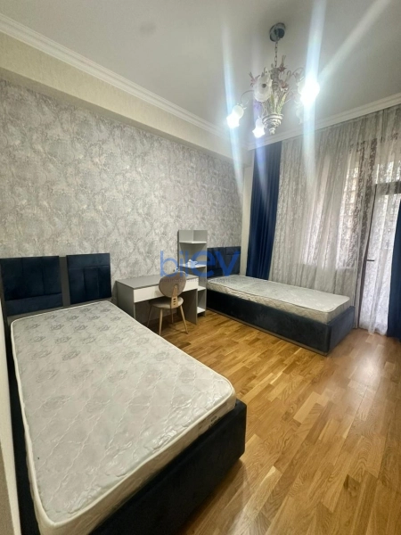 Aylıq Kirayə 3 otaqlı Yeni Tikili bina evi  106m², Bakı