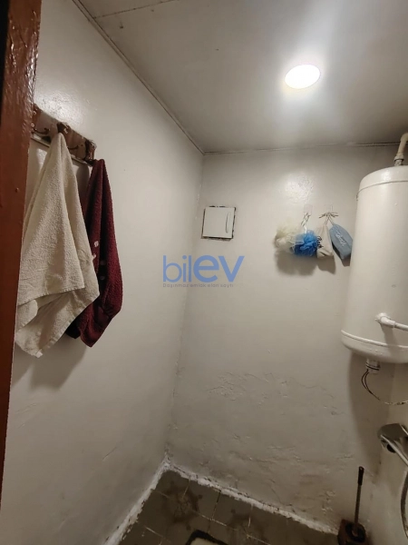Satış 1 otaqlı Köhnə Tikili bina evi  40m², Bakı