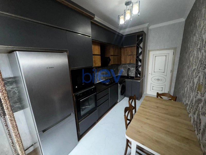 Aylıq Kirayə 3 otaqlı Yeni Tikili bina evi  90m², Bakı