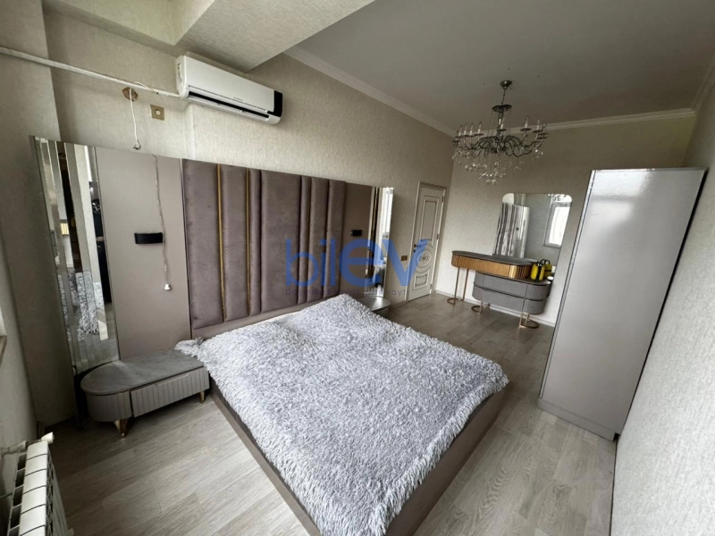 Aylıq Kirayə 3 otaqlı Yeni Tikili bina evi  90m², Bakı