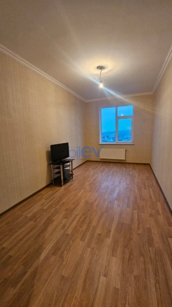 Aylıq Kirayə 3 otaqlı Yeni Tikili bina evi  90m², Bakı
