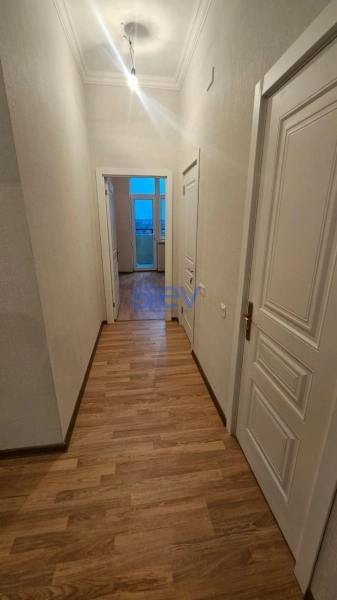 Aylıq Kirayə 3 otaqlı Yeni Tikili bina evi  90m², Bakı
