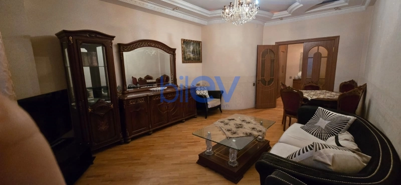 Aylıq Kirayə 3 otaqlı Yeni Tikili bina evi  130m², Bakı