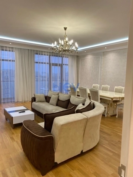Aylıq Kirayə 3 otaqlı Yeni Tikili bina evi  172m², Bakı