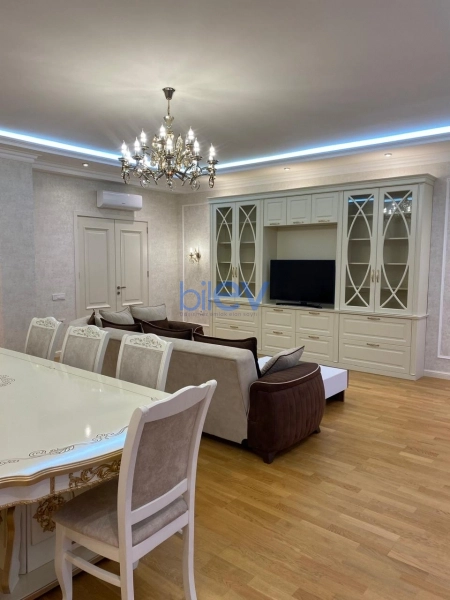 Aylıq Kirayə 3 otaqlı Yeni Tikili bina evi  172m², Bakı