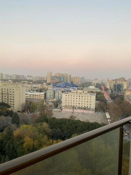 Aylıq Kirayə 3 otaqlı Yeni Tikili bina evi  172m², Bakı