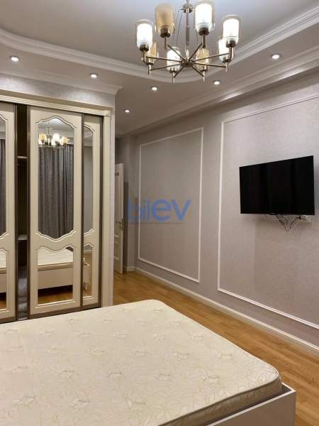 Aylıq Kirayə 3 otaqlı Yeni Tikili bina evi  172m², Bakı