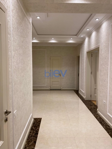 Aylıq Kirayə 3 otaqlı Yeni Tikili bina evi  172m², Bakı