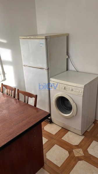 Aylıq Kirayə 2 otaqlı Köhnə Tikili bina evi  60m², Xırdalan