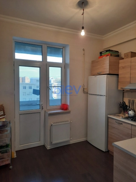 Aylıq Kirayə 3 otaqlı Yeni Tikili bina evi  85m², Bakı