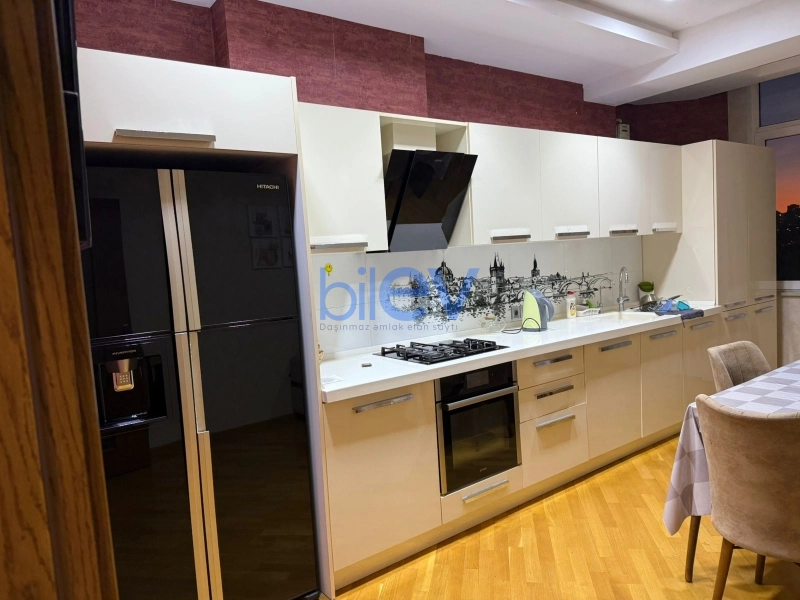 Aylıq Kirayə 3 otaqlı Yeni Tikili bina evi  120m², Bakı
