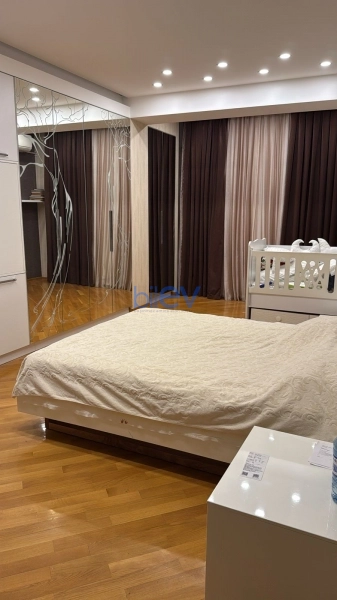 Aylıq Kirayə 3 otaqlı Yeni Tikili bina evi  120m², Bakı
