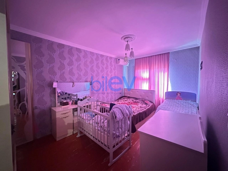 Satış 5 otaqlı Köhnə Tikili bina evi  120m², Bakı