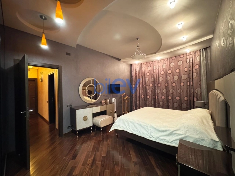 Satış 4 otaqlı Yeni Tikili bina evi  200m², Bakı