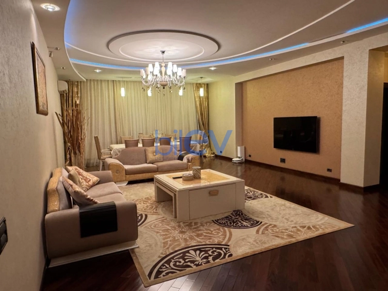 Satış 4 otaqlı Yeni Tikili bina evi  200m², Bakı