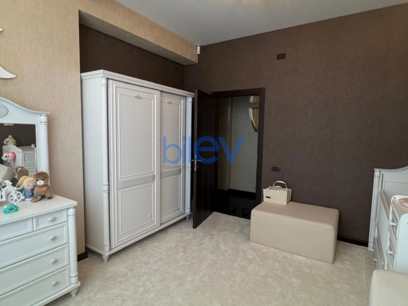 Satış 4 otaqlı Yeni Tikili bina evi  200m², Bakı