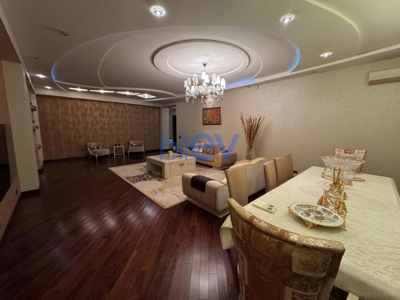 Satış 4 otaqlı Yeni Tikili bina evi  200m², Bakı