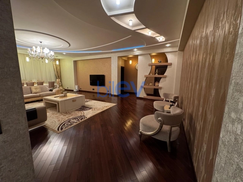 Satış 4 otaqlı Yeni Tikili bina evi  200m², Bakı