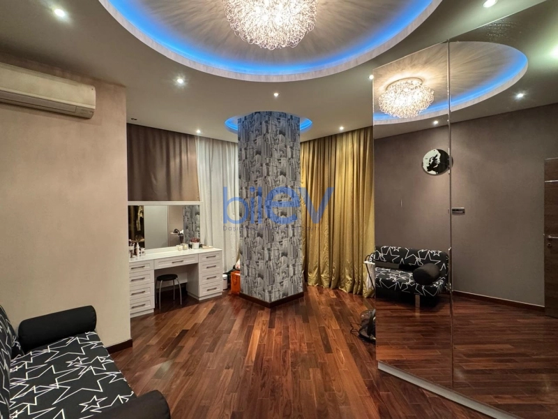 Satış 4 otaqlı Yeni Tikili bina evi  200m², Bakı