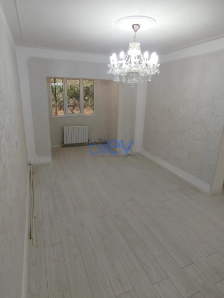 Satış 3 otaqlı Köhnə Tikili bina evi  75m², Bakı