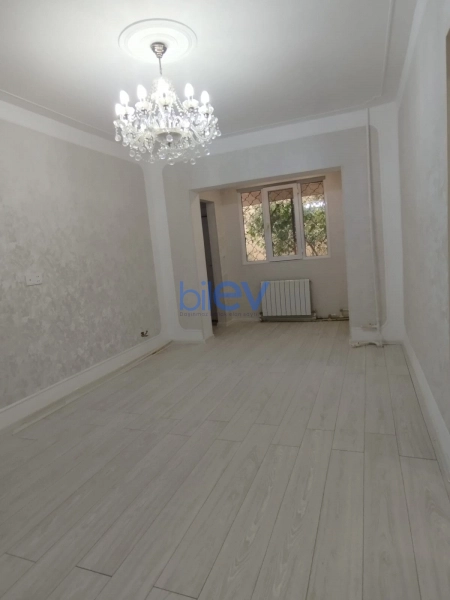 Satış 3 otaqlı Köhnə Tikili bina evi  75m², Bakı