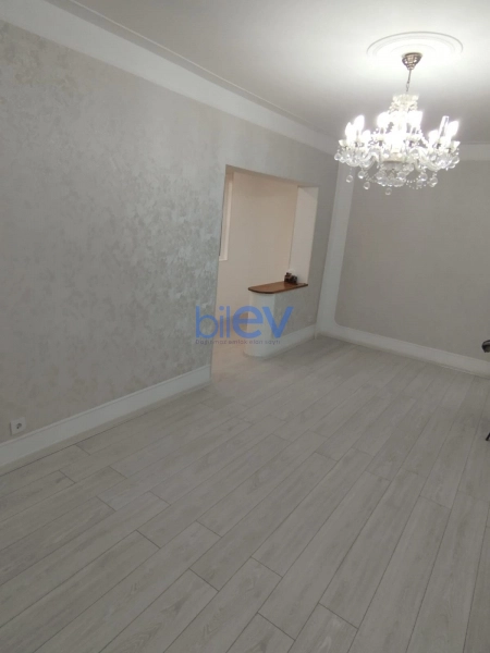 Satış 3 otaqlı Köhnə Tikili bina evi  75m², Bakı