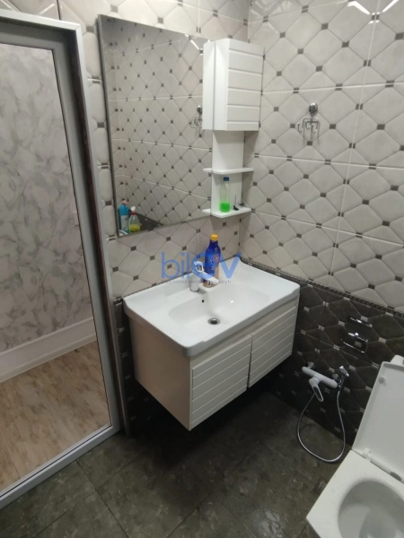 Satış 3 otaqlı Köhnə Tikili bina evi  75m², Bakı