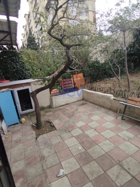 Satış 3 otaqlı Köhnə Tikili bina evi  75m², Bakı