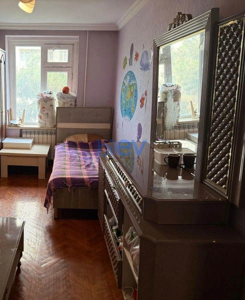 Aylıq Kirayə 3 otaqlı Köhnə Tikili bina evi  75m², Bakı