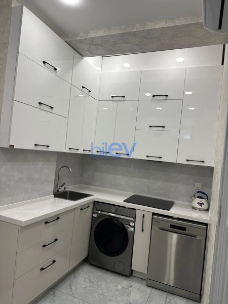 Aylıq Kirayə 3 otaqlı Yeni Tikili bina evi  110m², Bakı