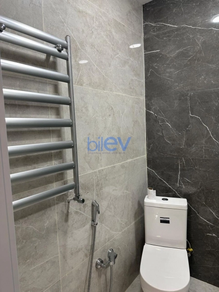 Aylıq Kirayə 3 otaqlı Yeni Tikili bina evi  110m², Bakı