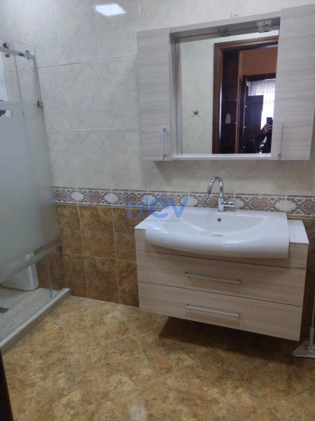 Aylıq Kirayə 4 otaqlı Yeni Tikili bina evi  142m², Bakı