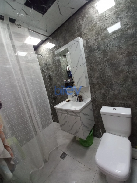 Satış 2 otaqlı Köhnə Tikili bina evi  57m², Bakı