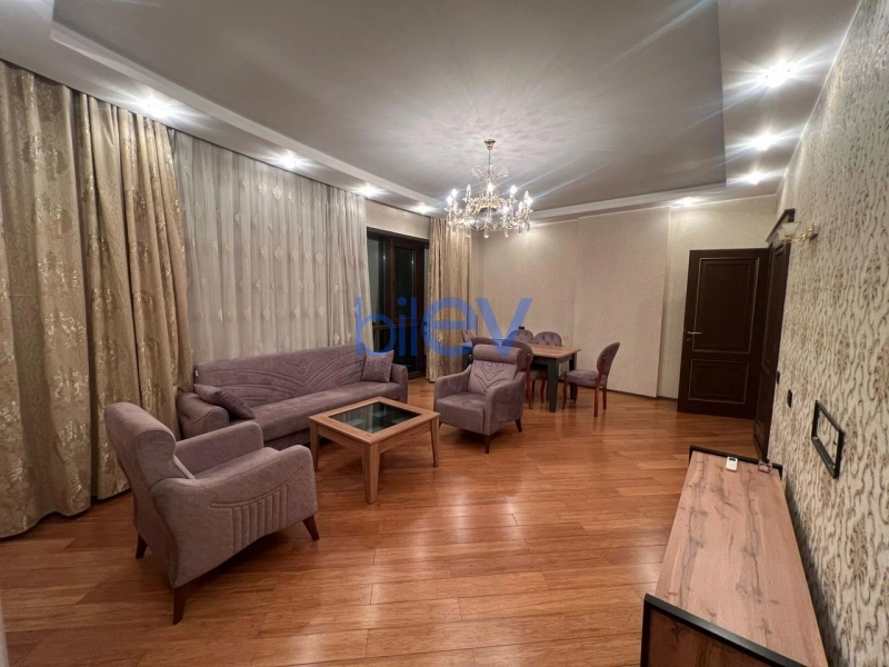 Aylıq Kirayə 4 otaqlı Yeni Tikili bina evi  200m², Bakı