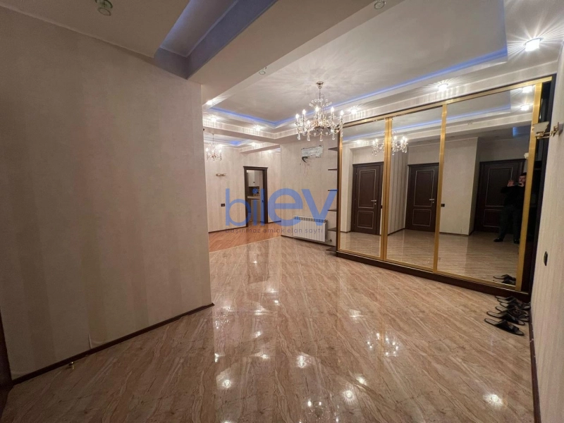 Aylıq Kirayə 4 otaqlı Yeni Tikili bina evi  200m², Bakı