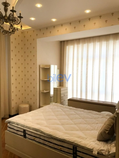 Aylıq Kirayə 3 otaqlı Yeni Tikili bina evi  130m², Bakı