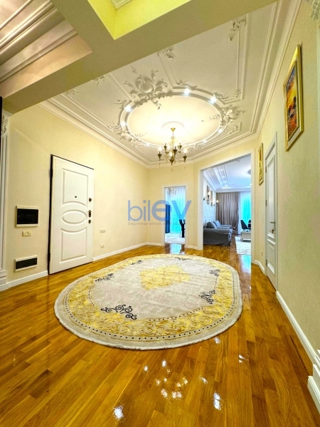 Satış 4 otaqlı Yeni Tikili bina evi  225m², Bakı