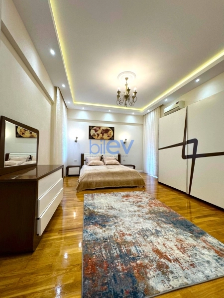 Satış 4 otaqlı Yeni Tikili bina evi  225m², Bakı