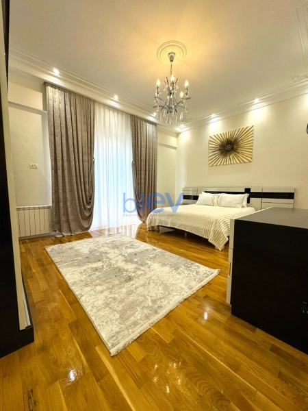 Satış 4 otaqlı Yeni Tikili bina evi  225m², Bakı
