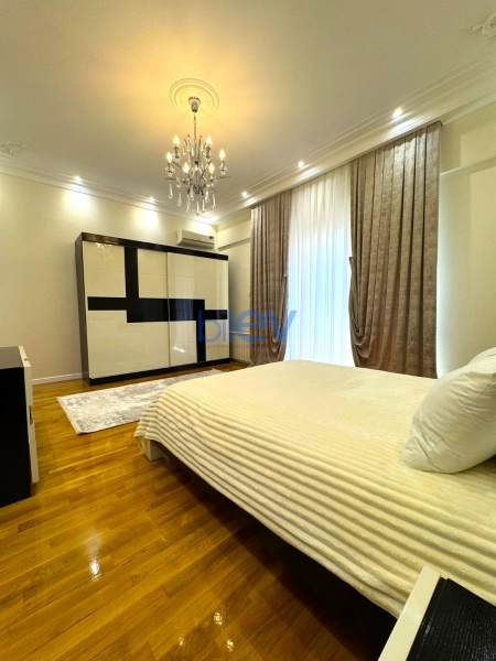 Satış 4 otaqlı Yeni Tikili bina evi  225m², Bakı