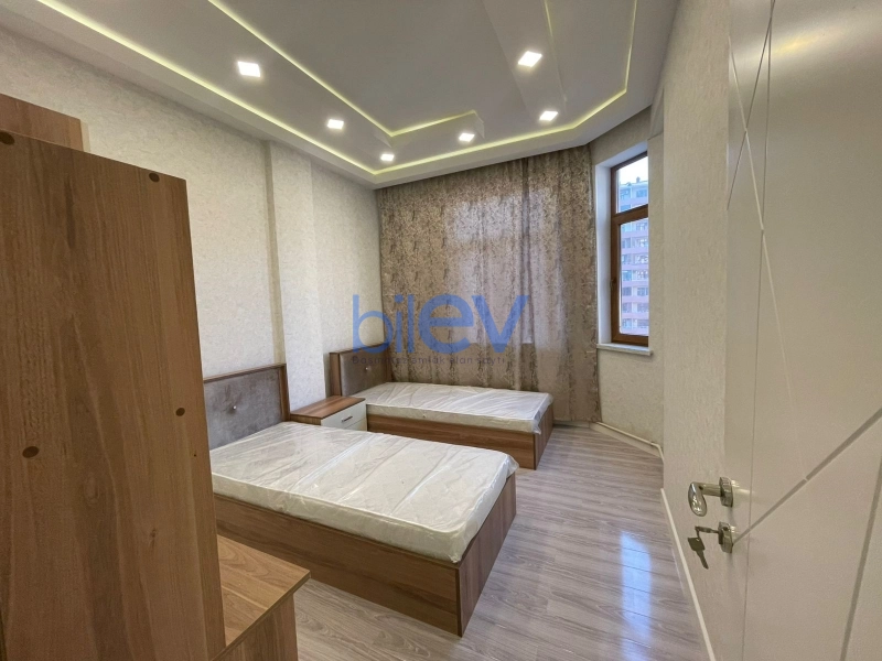 Aylıq Kirayə 3 otaqlı Yeni Tikili bina evi  110m², Bakı