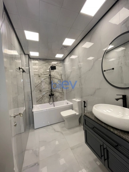 Aylıq Kirayə 3 otaqlı Yeni Tikili bina evi  110m², Bakı