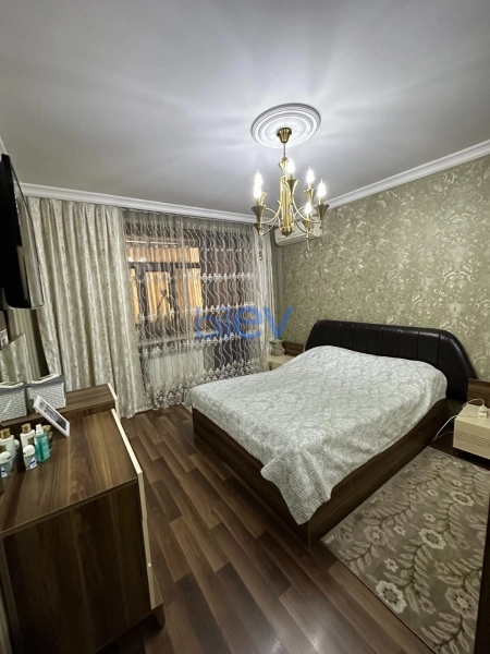 Satış 3 otaqlı Köhnə Tikili bina evi  73m², Bakı