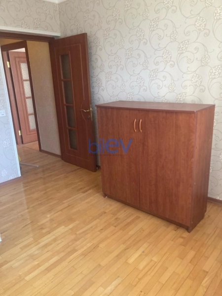 Satış 3 otaqlı Köhnə Tikili bina evi  105m², Bakı