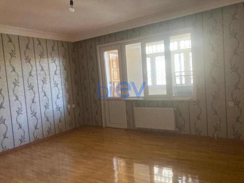 Satış 3 otaqlı Köhnə Tikili bina evi  105m², Bakı