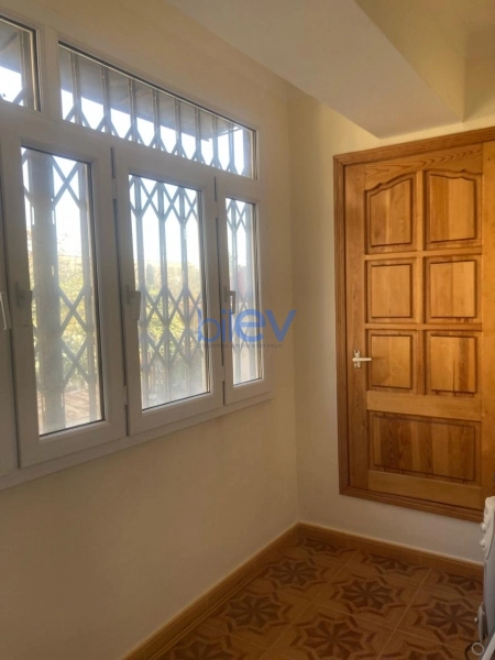 Satış 3 otaqlı Köhnə Tikili bina evi  105m², Bakı